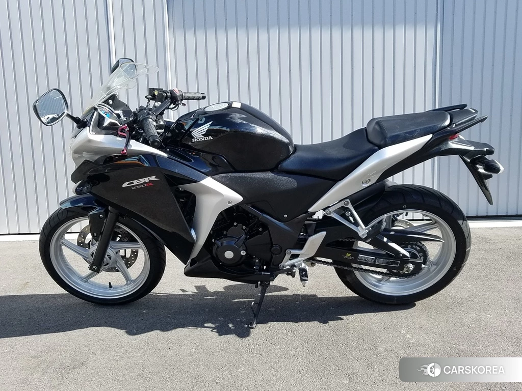 Проданный Honda CBR250R 2011 из Японии, фото 2