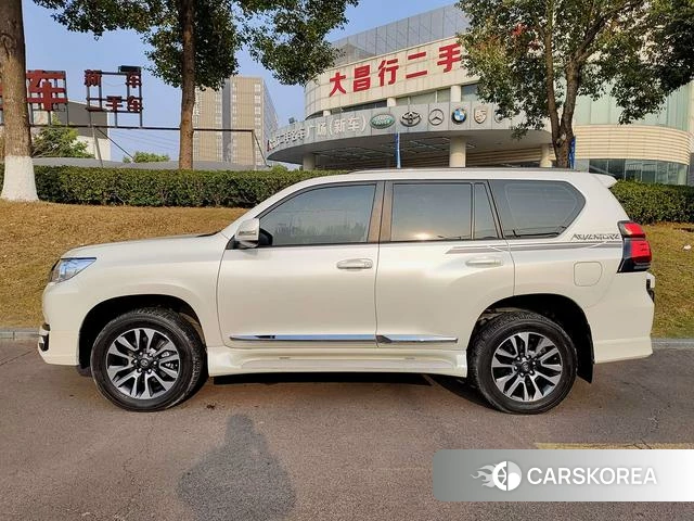 Toyota Prado (imported) 2023 Белый из Китая, фото 2