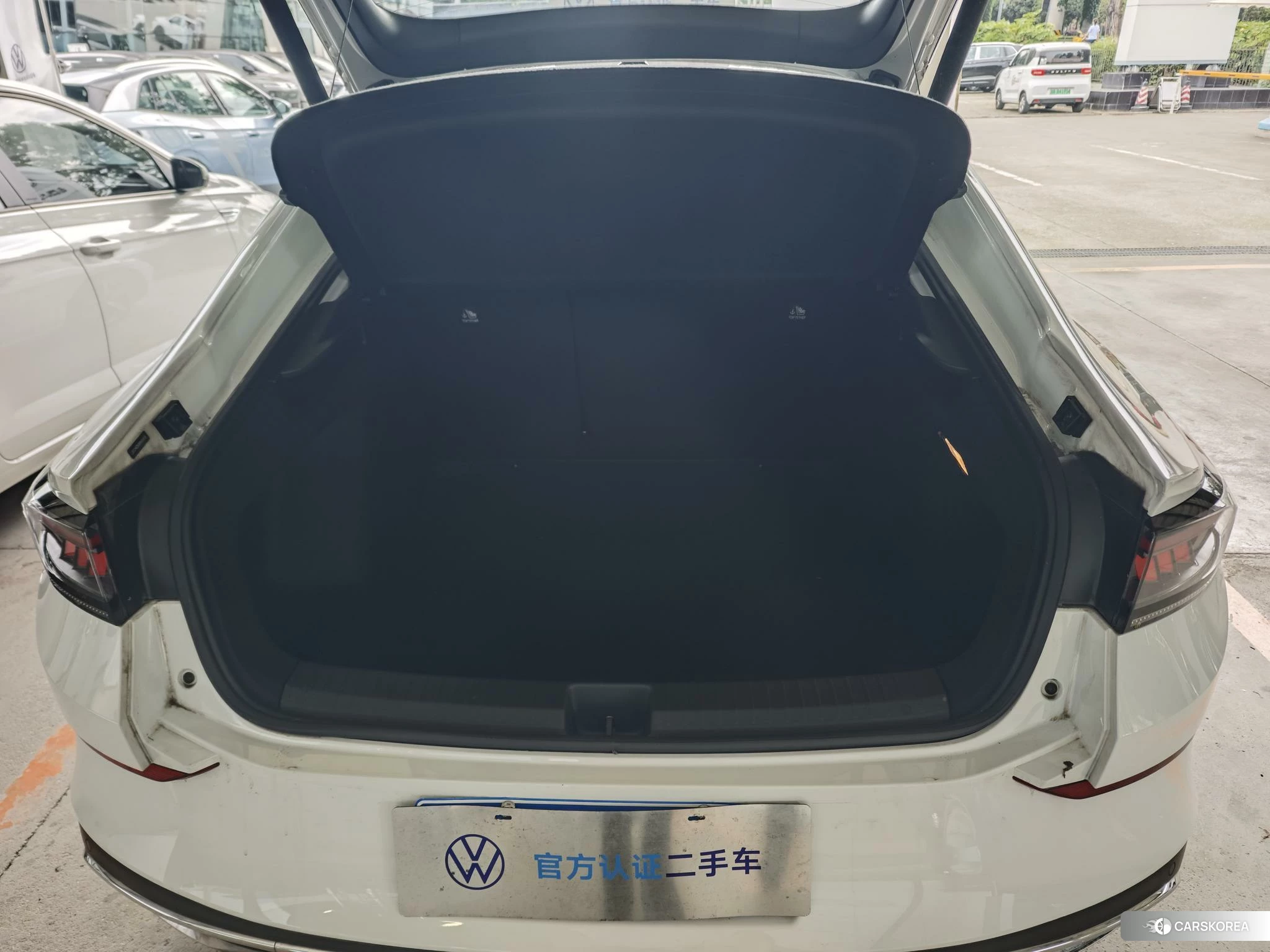 Volkswagen Lingdu 2023 Белый из Китая, фото 2
