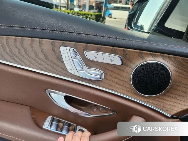 Mercedes-Benz E-Class W213 2022 Белый из Кореи, фото 2