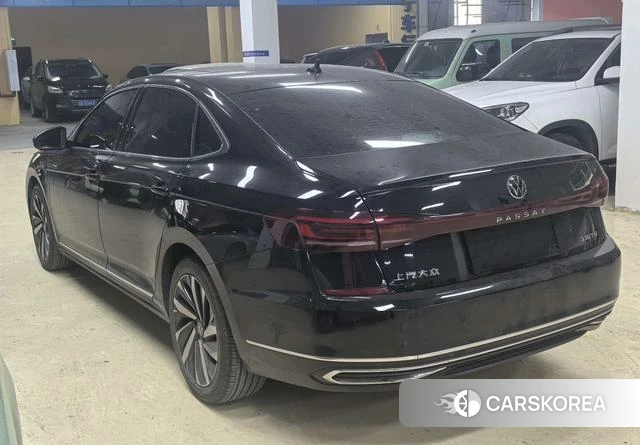 Volkswagen Passat 2023 Черный из Китая, фото 2