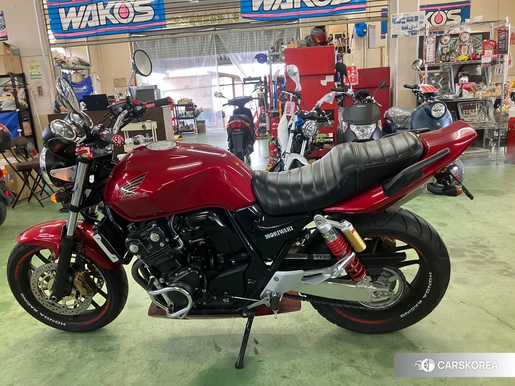 Проданный Honda CB400SF 2017 из Японии