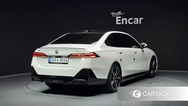 BMW 5 Series (G60) id 3217388 из Кореи 12