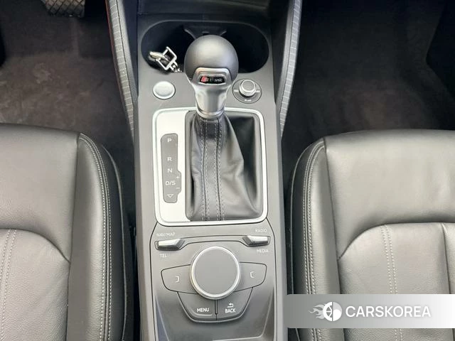Audi Q2L id 4278675 из Китая 9