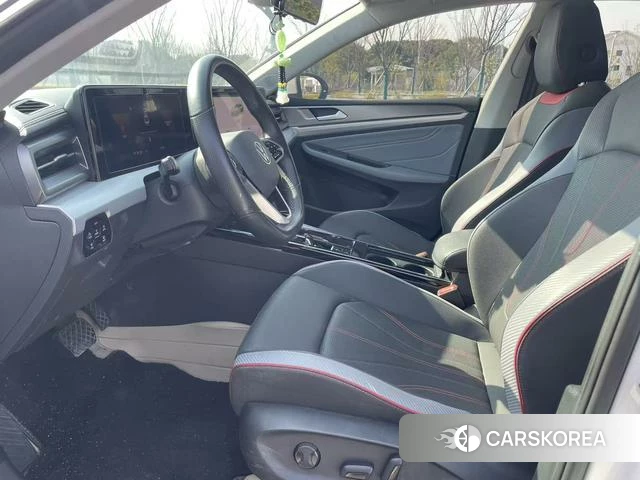 Volkswagen Lingdu 2023 Белый из Китая, фото 2