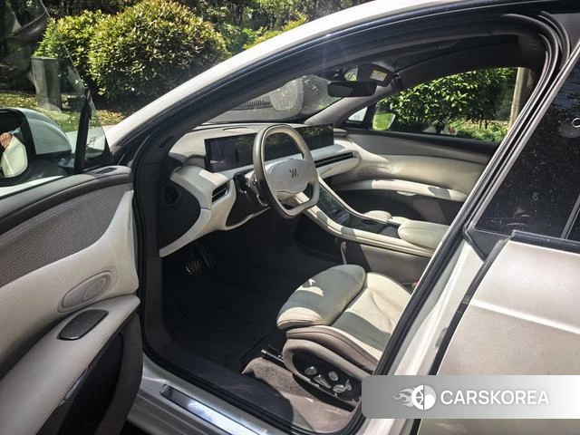 Zhiji Automobile Zhiji LS7 2023 Белый из Китая, фото 4