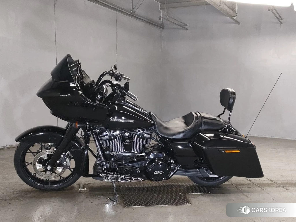 Проданный Harley-Davidson Road Glide FLTRXS1870 2020 из Японии