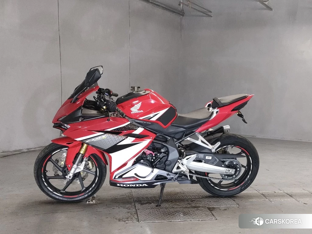 Проданный Honda CBR250RR 2017 из Японии, фото 2