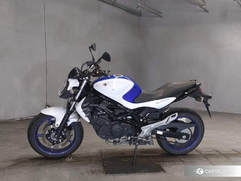 Проданный Suzuki GLADIUS 400 2019 из Японии, фото 2