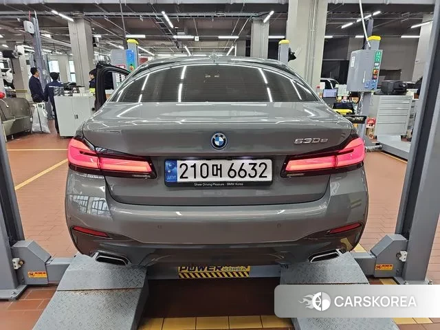 BMW 5 Series (G30) 2022 Цвет тростника из Кореи, фото 2