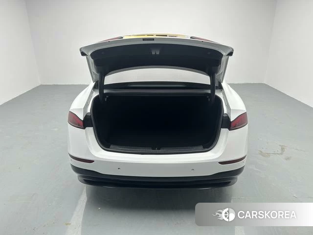 Roewe D7 EV id 4213905 из Китая 11