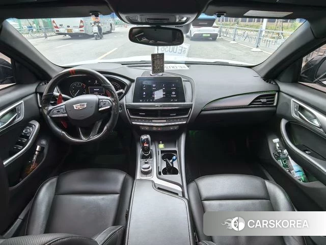 Cadillac CT5 2022 Белый из Китая, фото 2