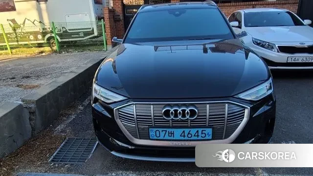 Audi e-Tron 2021 Черный из Кореи, фото 3