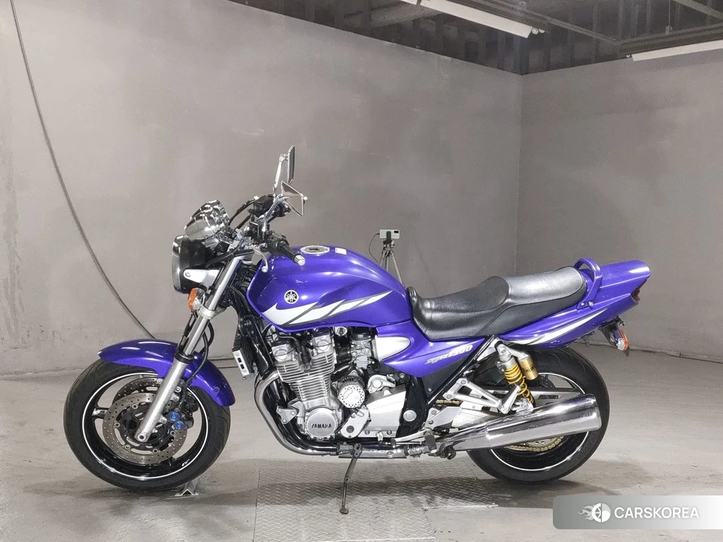 Проданный Yamaha XJR 1300 2016 из Японии