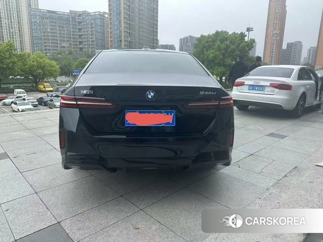 BMW 5 series 2025 Черный из Китая, фото 2