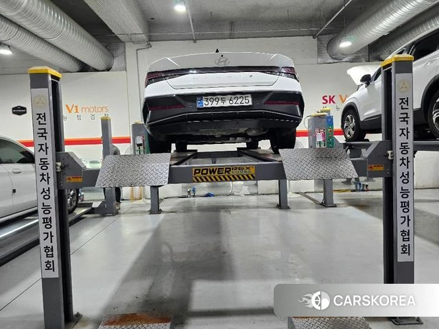 Hyundai The New Avante (CN7) 2024 Белый из Кореи, фото 2