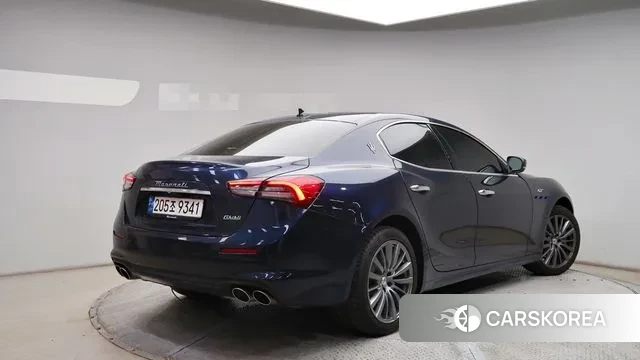 Maserati Ghibli id 3453133 из Кореи 12