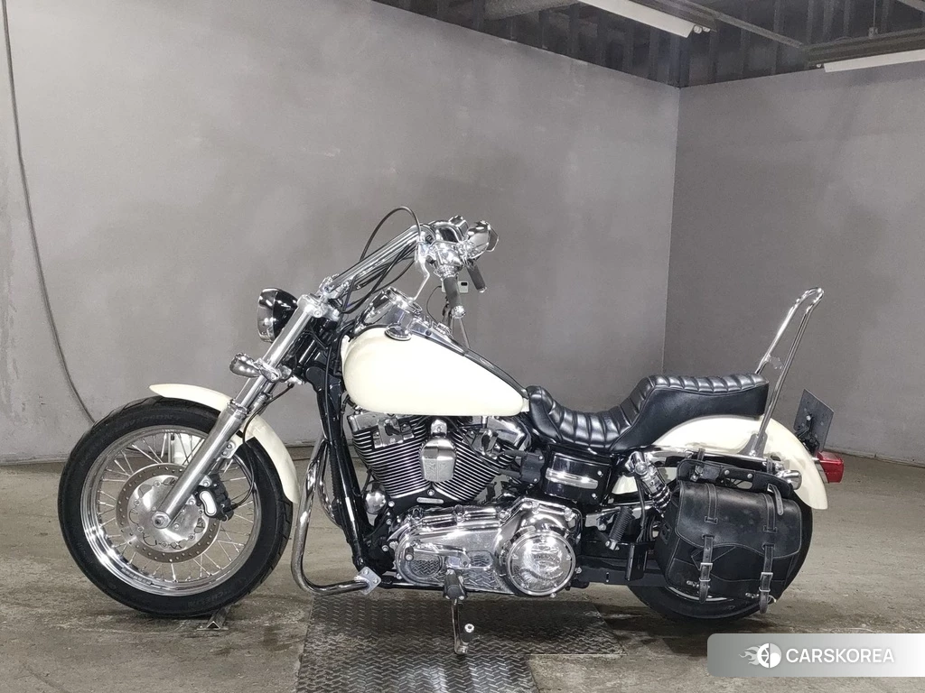 Проданный Harley-Davidson Dyna Super Glide FXDC1580 2011 из Японии