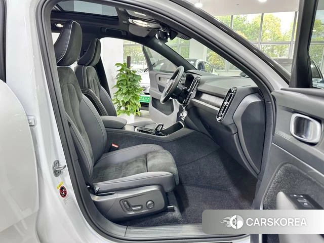 Volvo XC40 EV id 3983141 из Китая 10