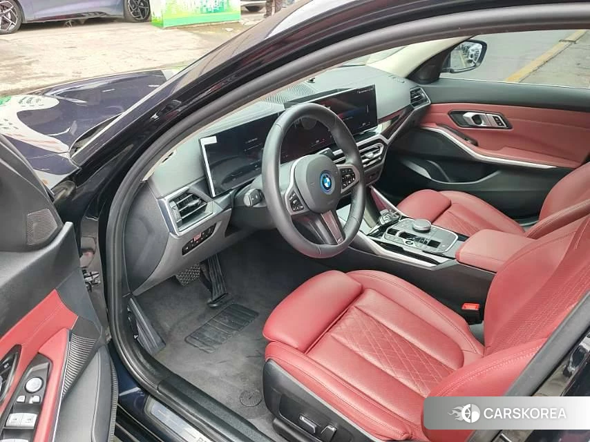 BMW i3 2023 Черный из Китая, фото 2