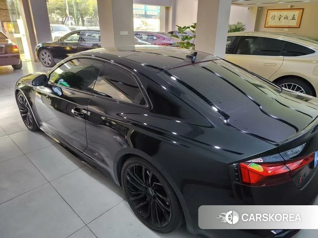 Audi RS 5 2023 Черный из Китая, фото 2