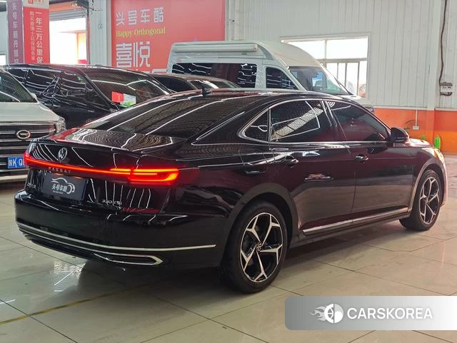 Volkswagen Passat 2023 Черный из Китая, фото 2