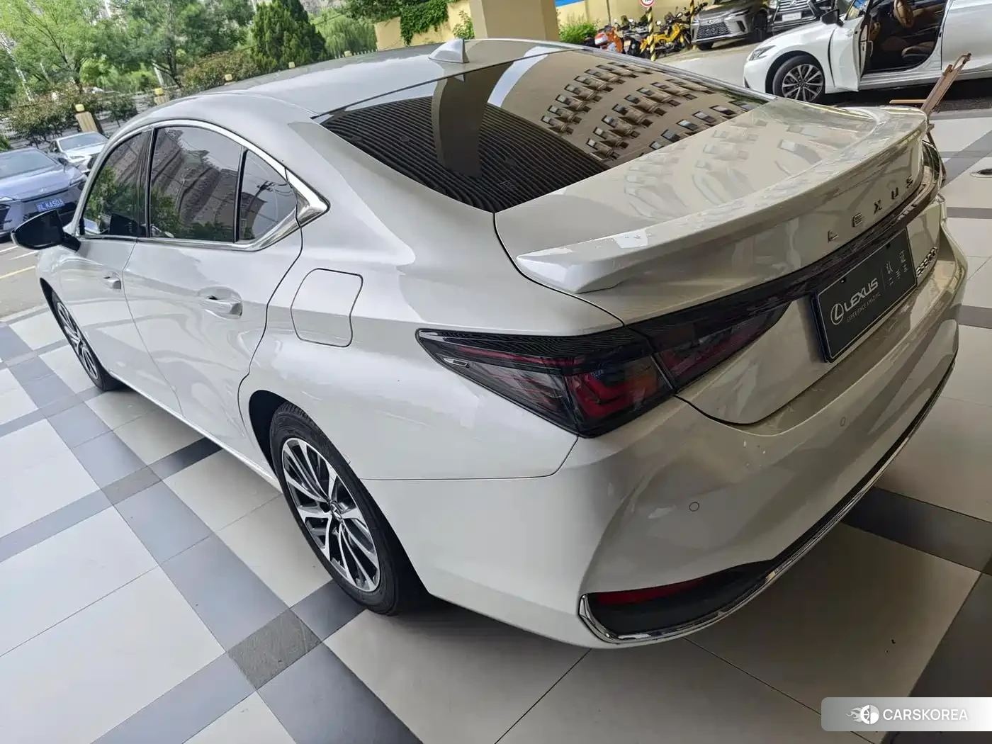 Lexus ES id 4669337 из Китая 12