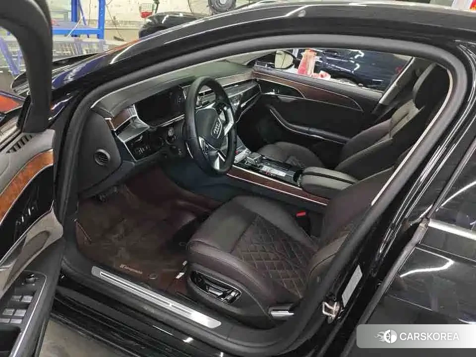 Audi A8 2022 Черный из Китая, фото 2