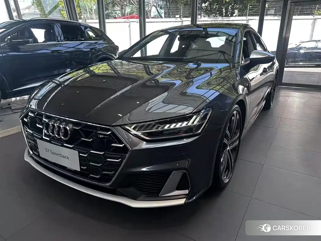 Audi S7 2025 Silver/gray из Китая, фото 2