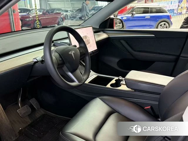 Tesla Model Y 2023 Черный из Китая, фото 2
