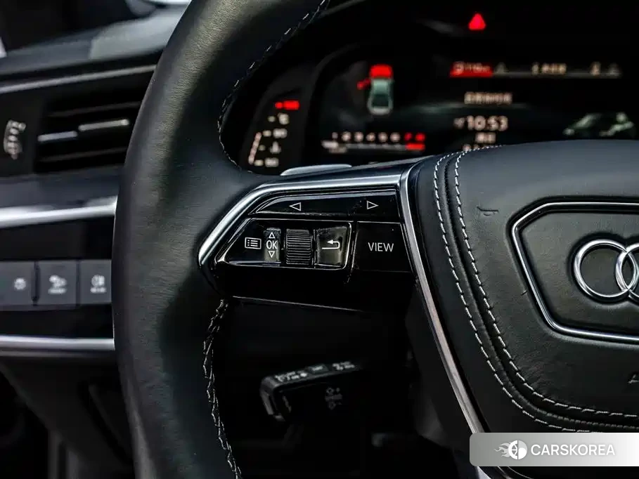 Audi A7L id 4570596 из Китая 12