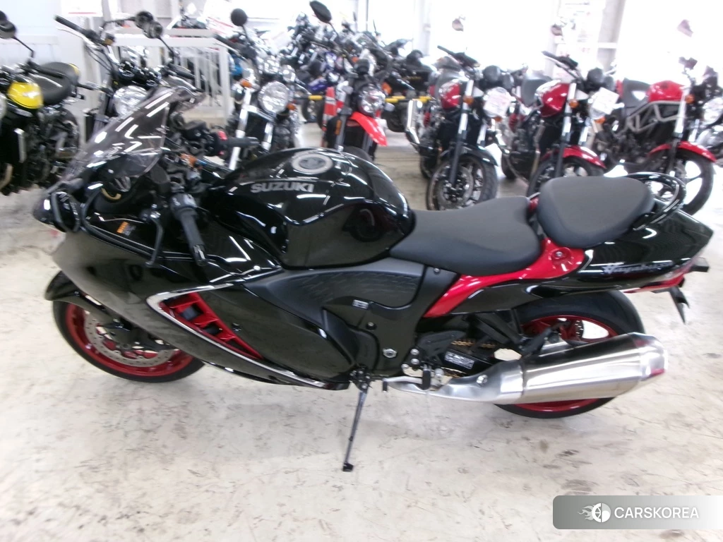 Проданный Suzuki GSX1300R HAYABUSA 2021 из Японии, фото 2