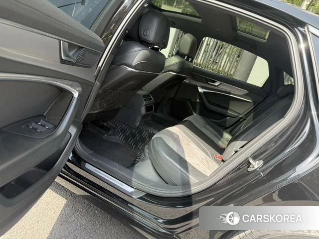 Audi A6L 2021 Черный из Китая, фото 2