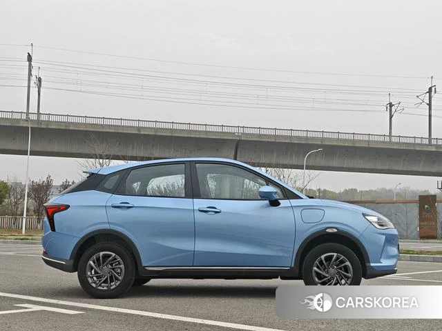 Nezha Automobile Nezha V 2023 Синий из Китая, фото 4