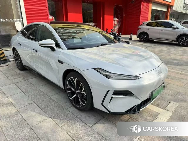 Geely Galaxy Galaxy E8 2025 Серебристо-серый из Китая, фото 2