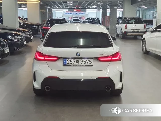 BMW 1 Series (F40) 2022 Белый из Кореи, фото 2