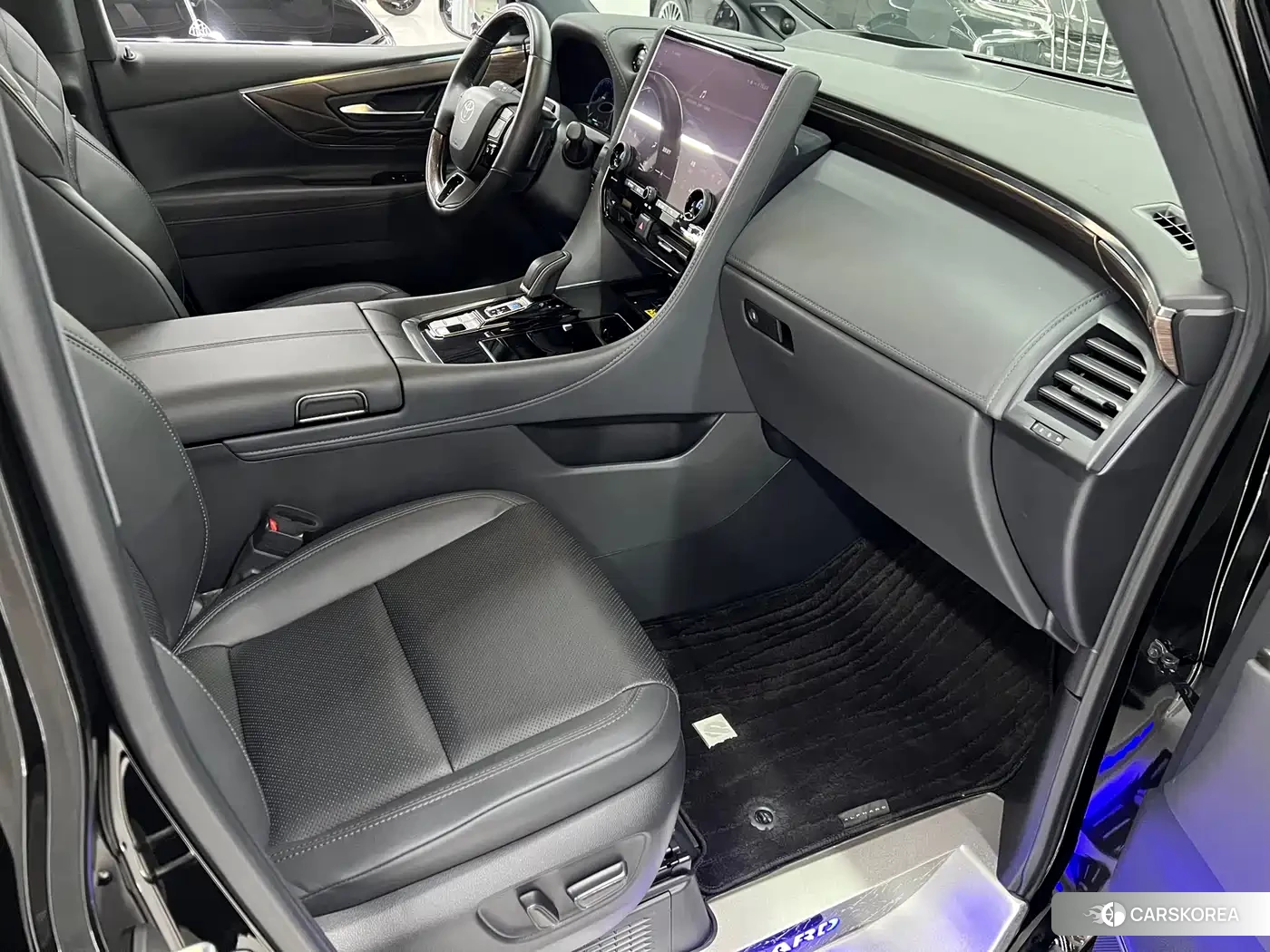 Toyota Elfa id 4606841 из Китая 12