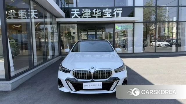 BMW 5 series 2025 Белый из Китая, фото 2