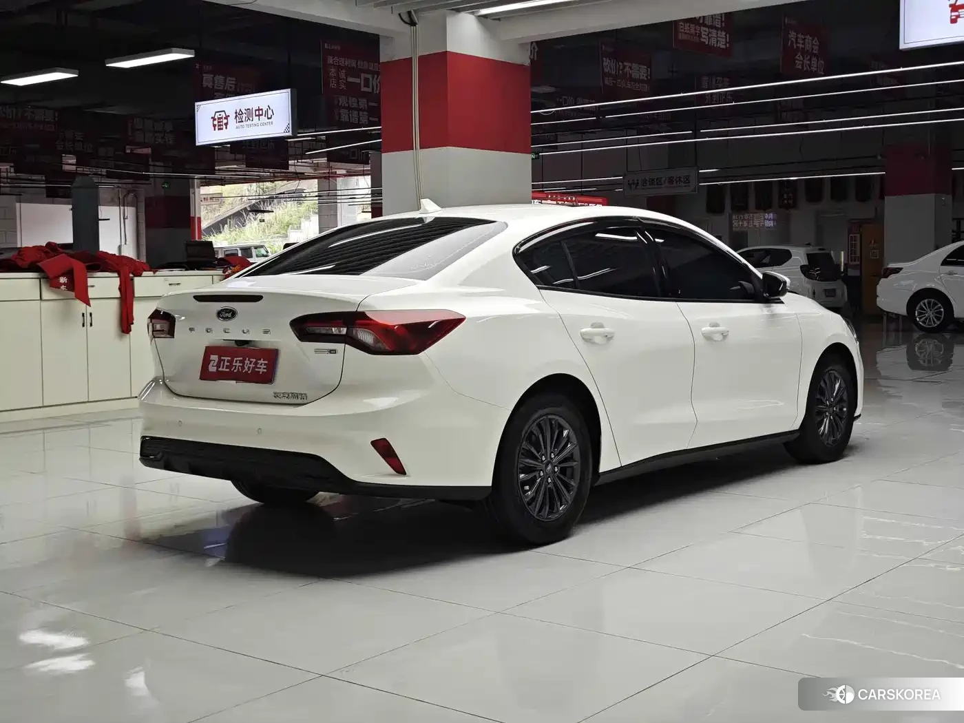Ford Focus 2022 Белый из Китая, фото 3