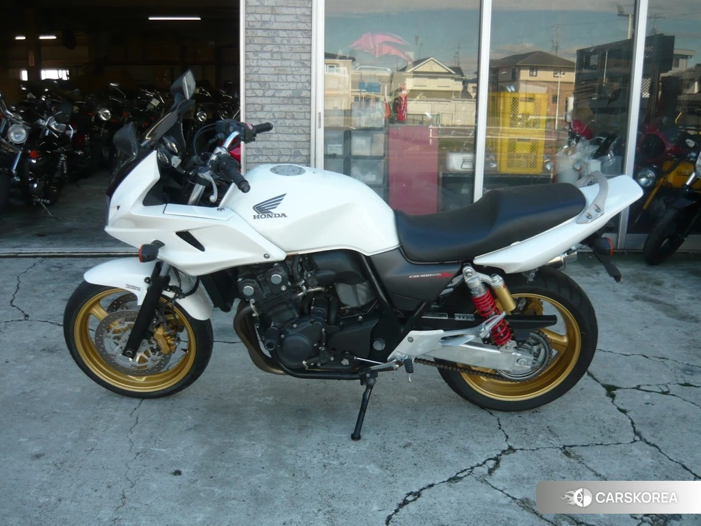 Проданный Honda CB400SF BOLDOR 2011 из Японии