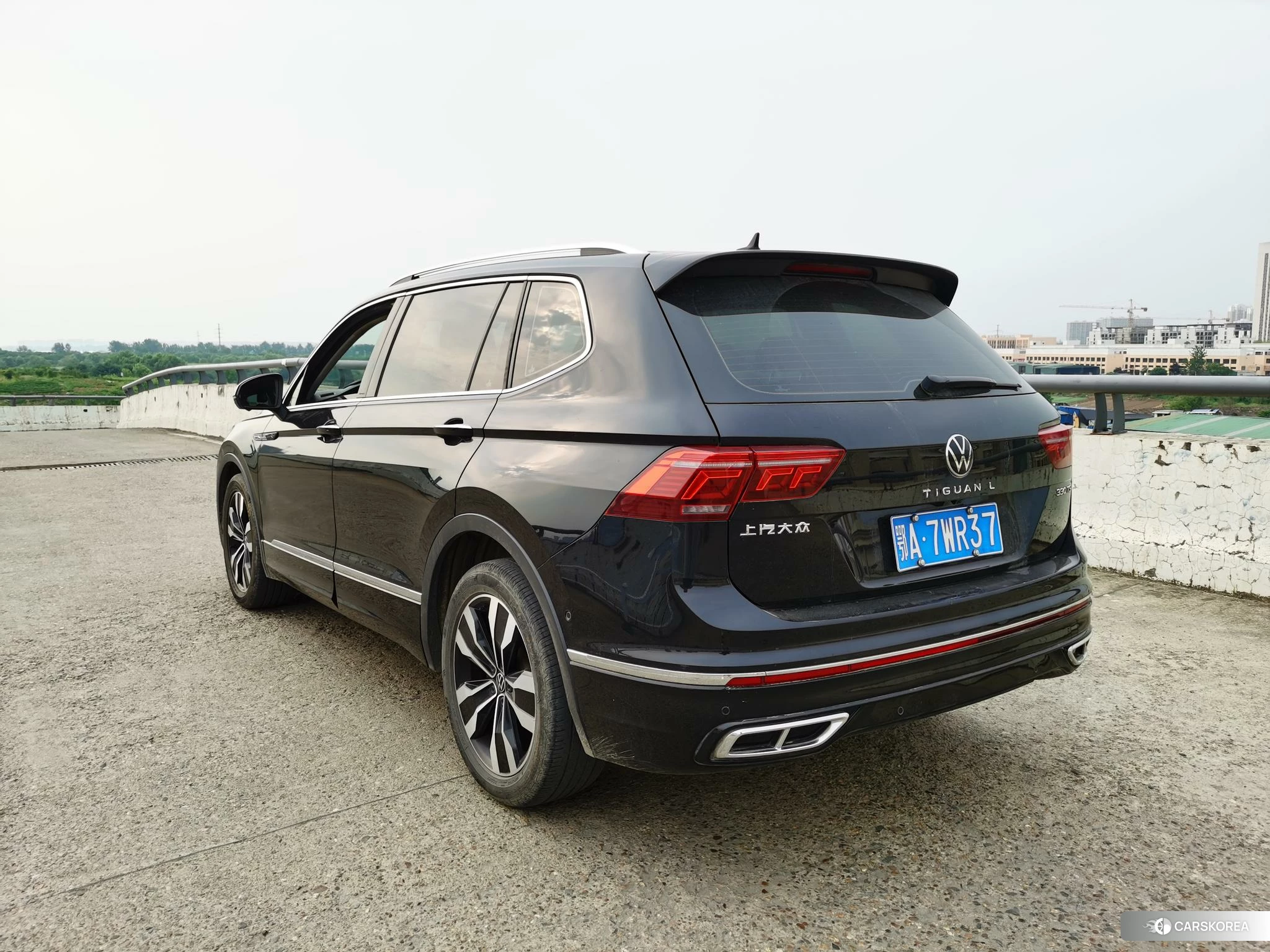 Volkswagen Tiguan L 2021 Черный из Китая, фото 2