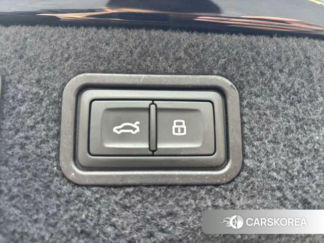 Audi A8 id 4209491 из Китая 11