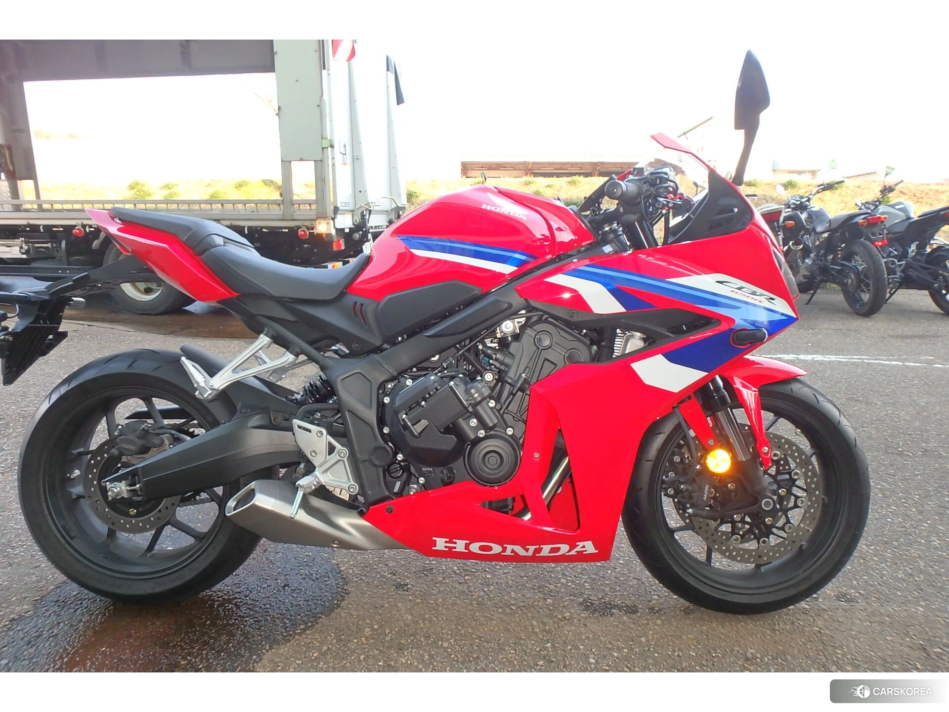 Проданный Honda CBR650R E-CLUTCH id 4184864 из Японии, фото 3