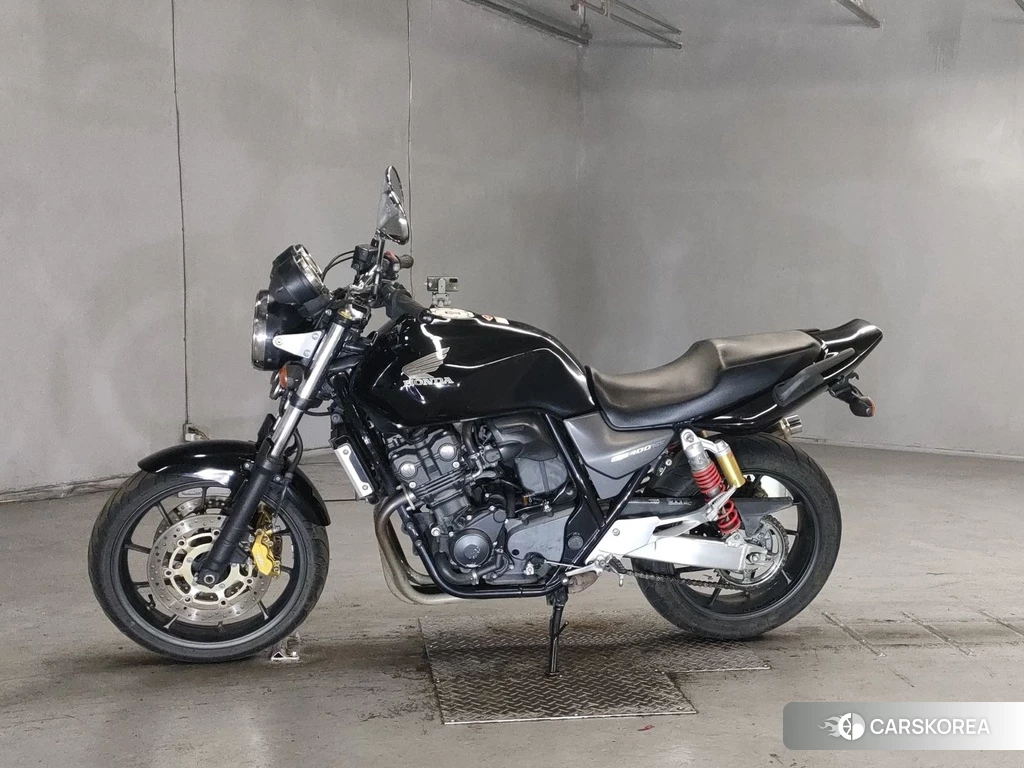 Проданный Honda CB400SF 2017 из Японии, фото 2
