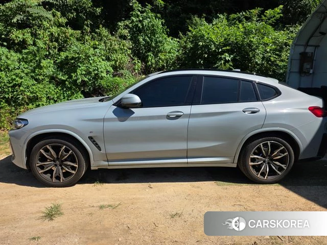 BMW X4 (G02) 2025 Светло-серебряный цвет из Кореи, фото 2