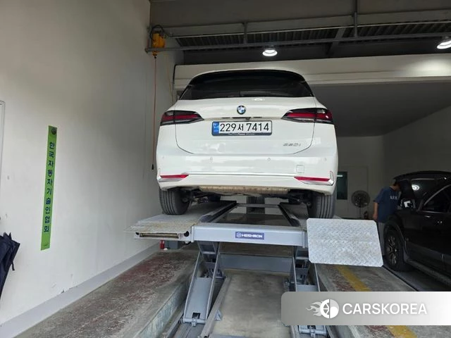 BMW 2 Series Active Tourer (U06) 2024 Белый из Кореи, фото 2