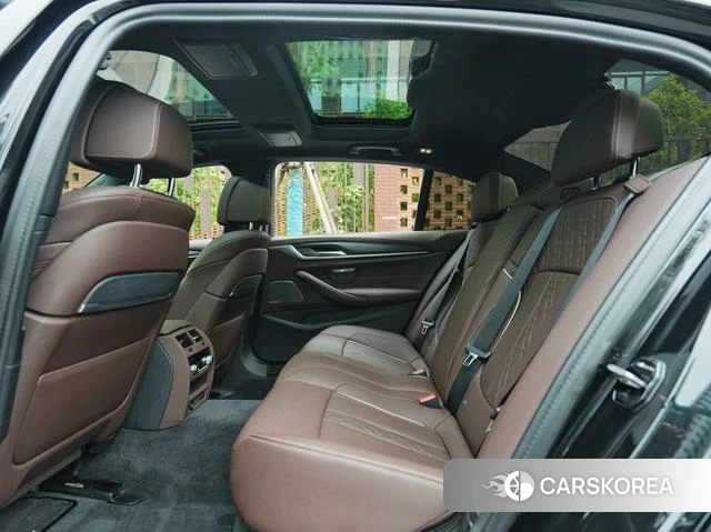 BMW 5 series 2023 Черный из Китая, фото 5