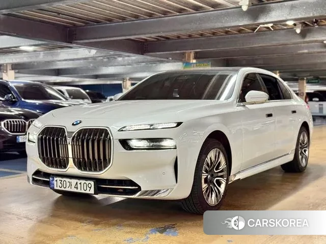 BMW 7 Series (G70) 2023 Белый из Кореи, фото 3
