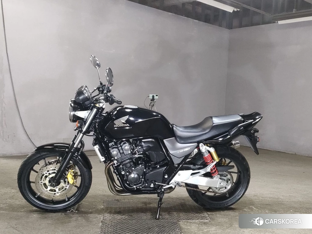 Проданный Honda CB400SF 2015 из Японии, фото 2