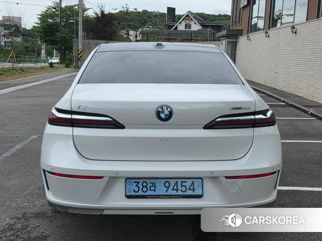 BMW i7 (G70) 2026 Белый из Кореи, фото 4